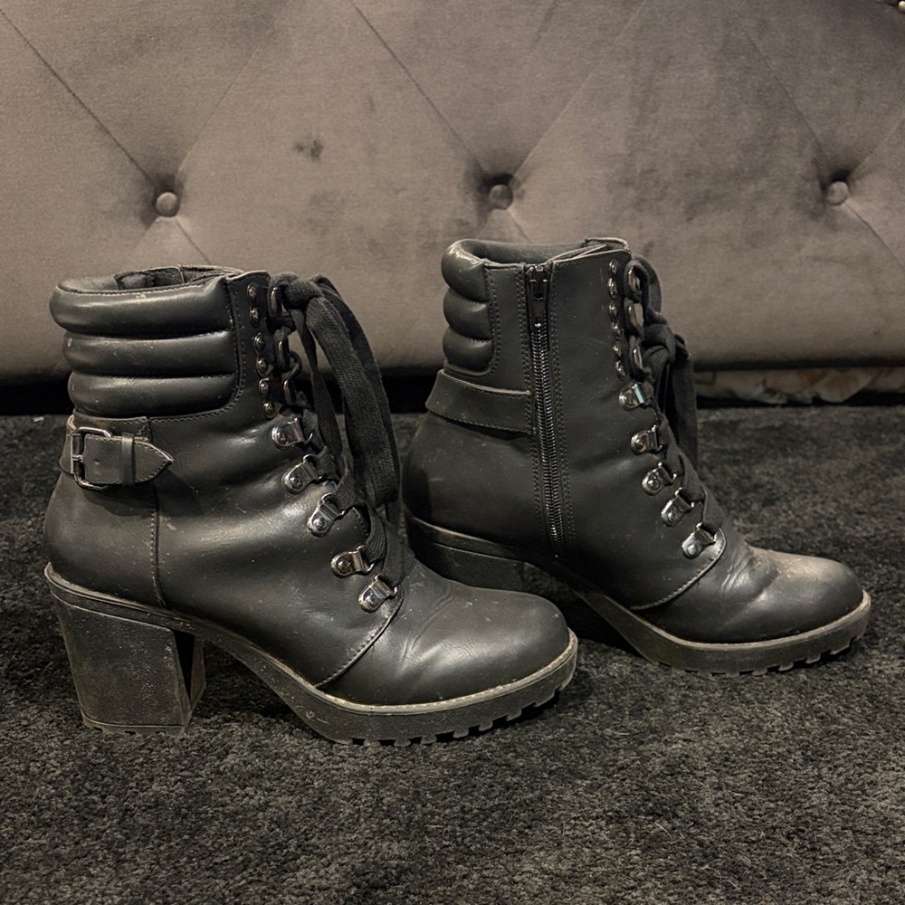 Women's Black Quilted Lace-Up Heeled Ankle Boots